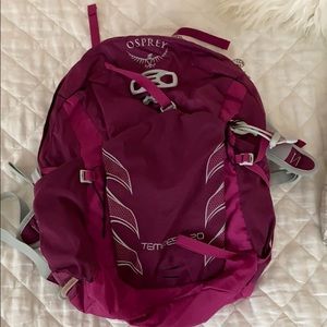 Osprey fuschia backpack
